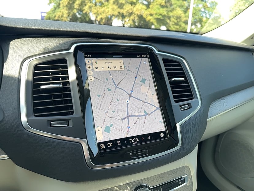 2025 Volvo XC90 plug-in hybrid - Image 21
