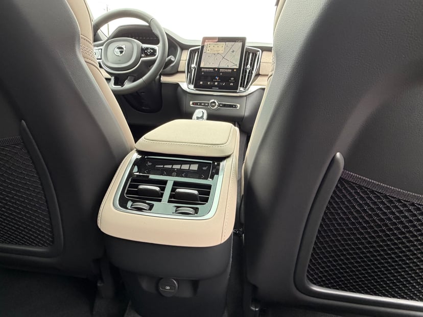 2026 Volvo XC90 - Image 12