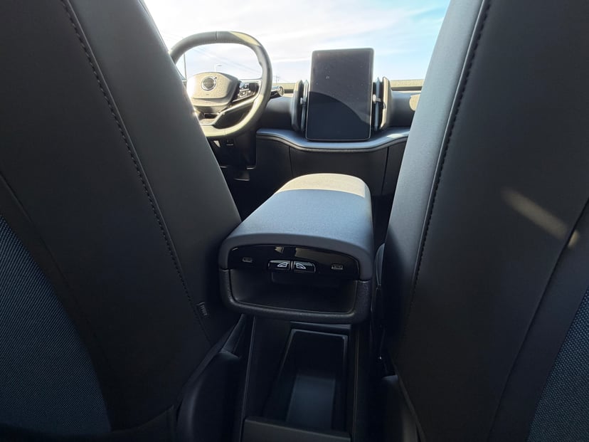 2026 Volvo EX30 - Image 11