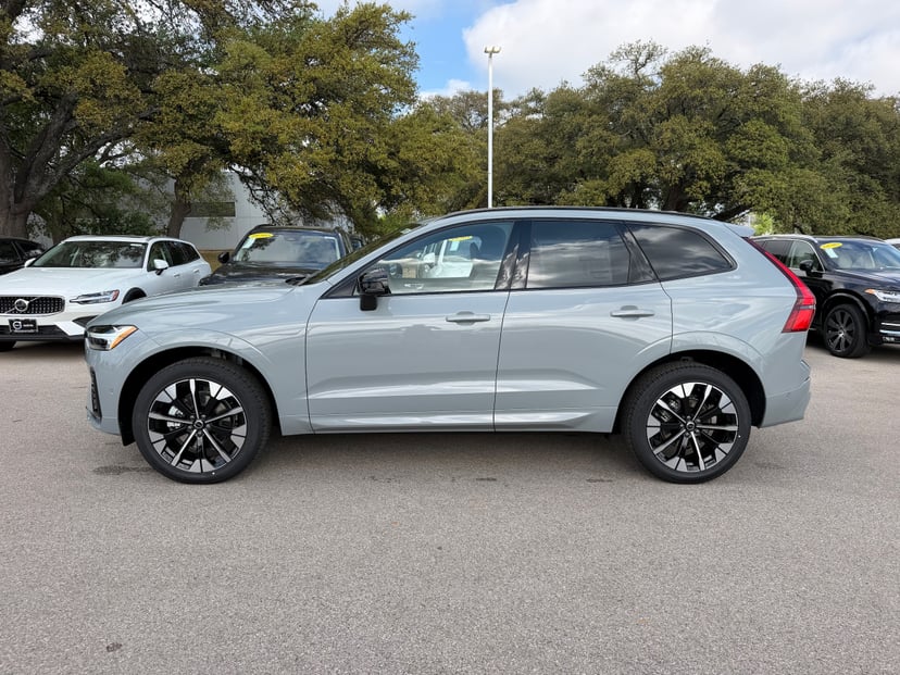 2026 Volvo XC60 - Image 3