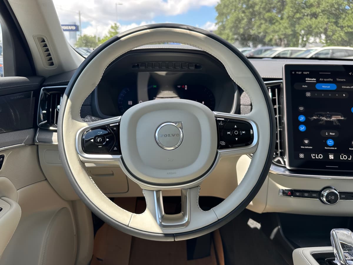 2026 Volvo XC90 - Image 15