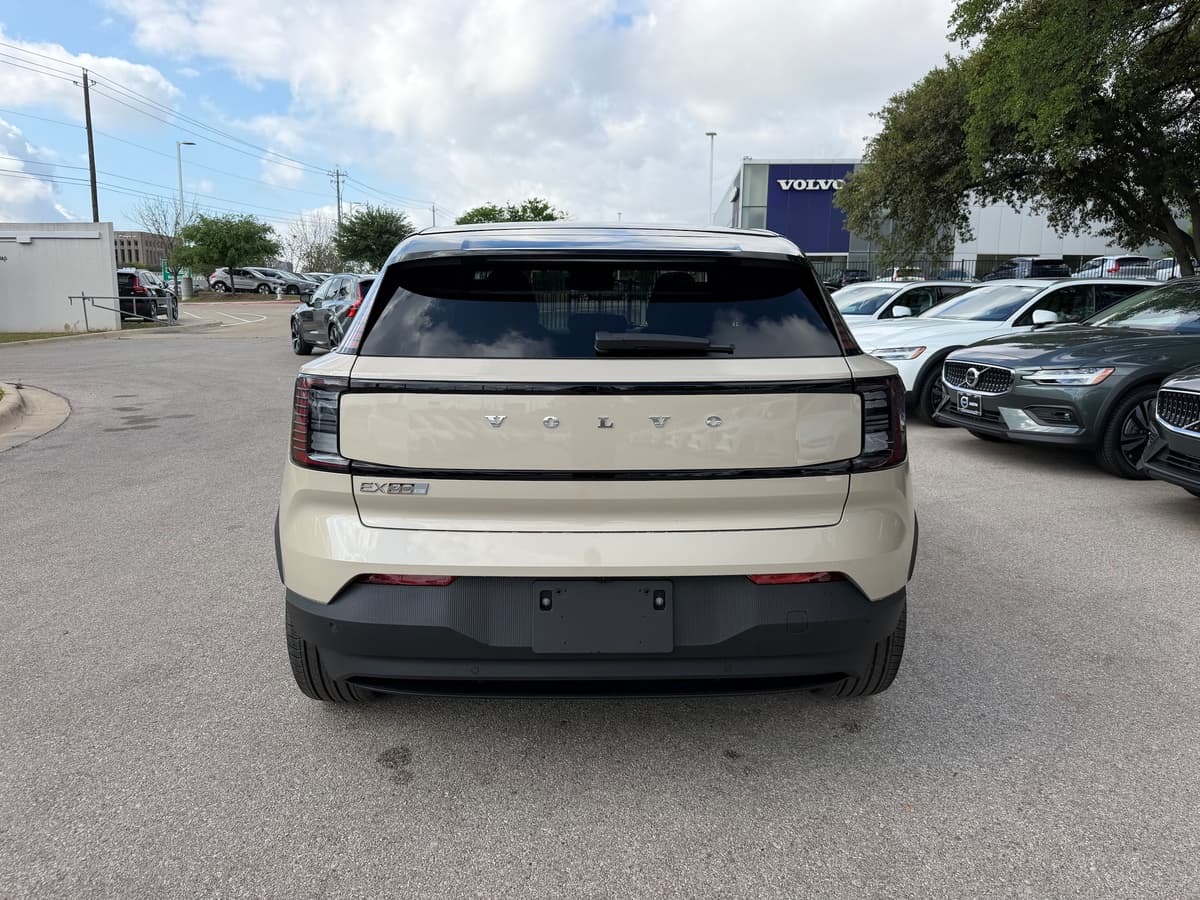 2026 Volvo EX30 - Image 5