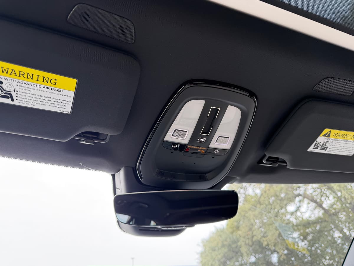 2026 Volvo XC90 plug-in hybrid - Image 16