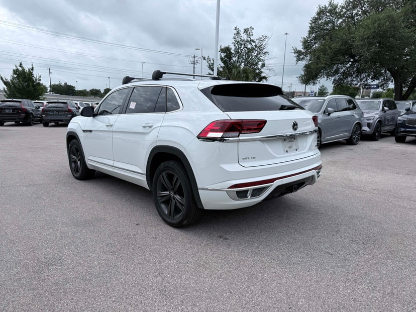2022 Volkswagen Atlas Cross Sport - Image 3
