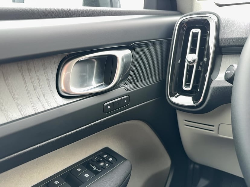 2026 Volvo XC40 - Image 21