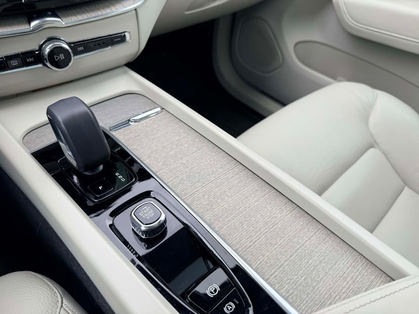 2023 Volvo XC60 - Image 20