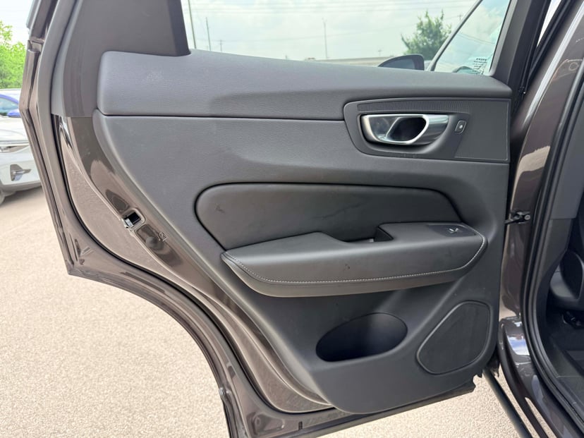 2024 Volvo XC60 - Image 14