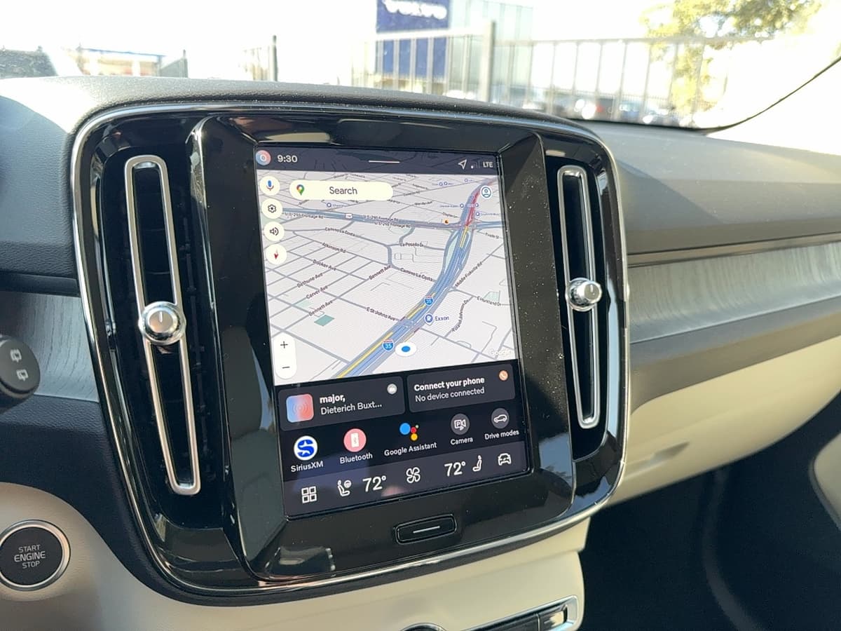 2026 Volvo XC40 - Image 19