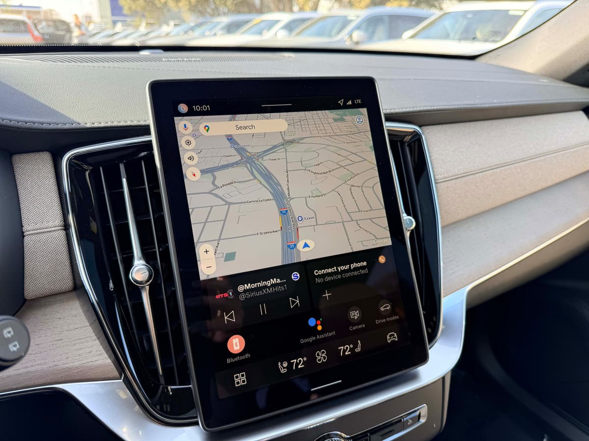 2026 Volvo XC90 plug-in hybrid - Image 22