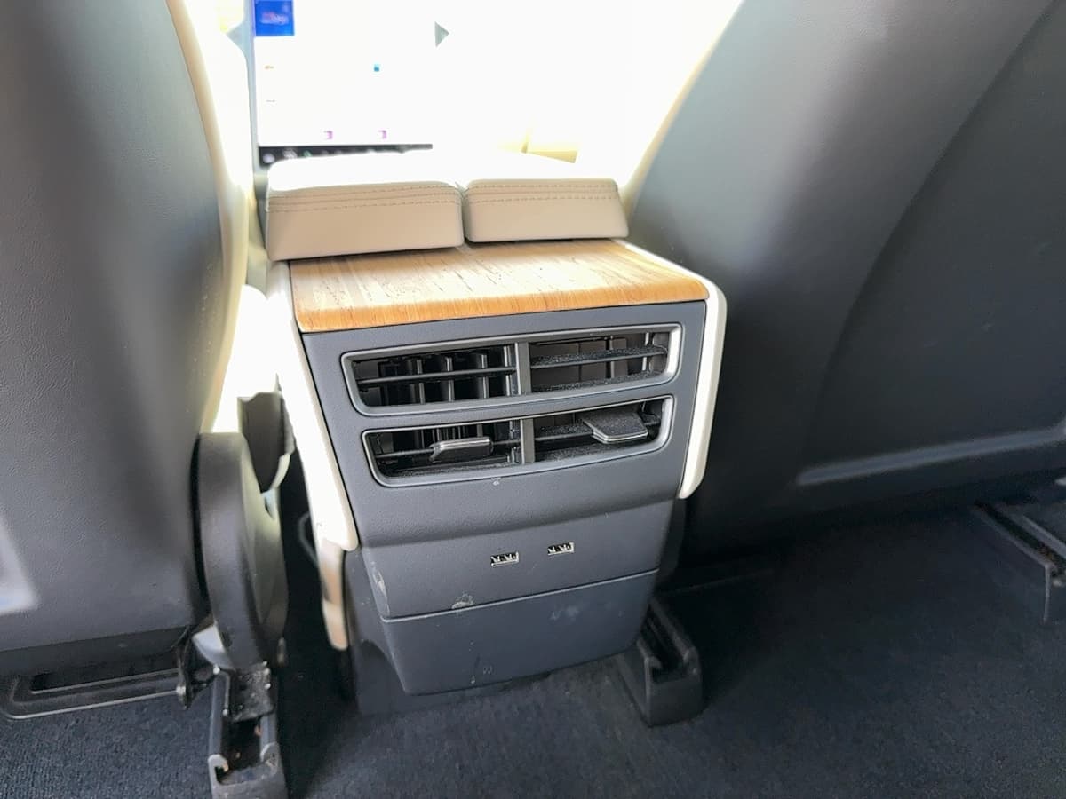 2020 Tesla Model S - Image 16