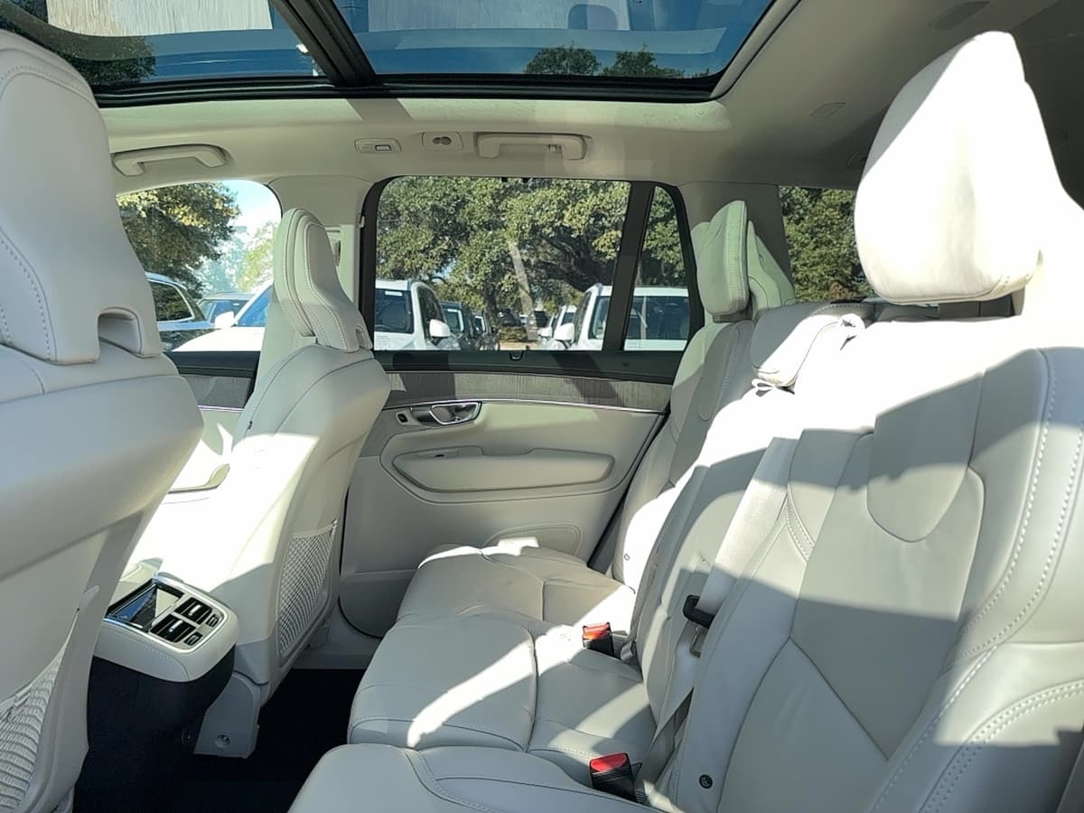 2026 Volvo XC90 - Image 16