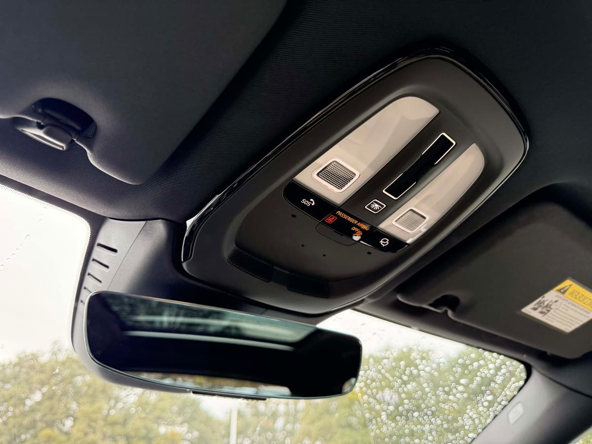 2026 Volvo XC60 - Image 25