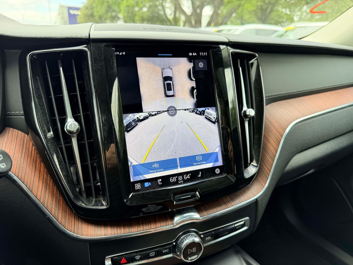 2024 Volvo XC60 plug-in hybrid - Image 20