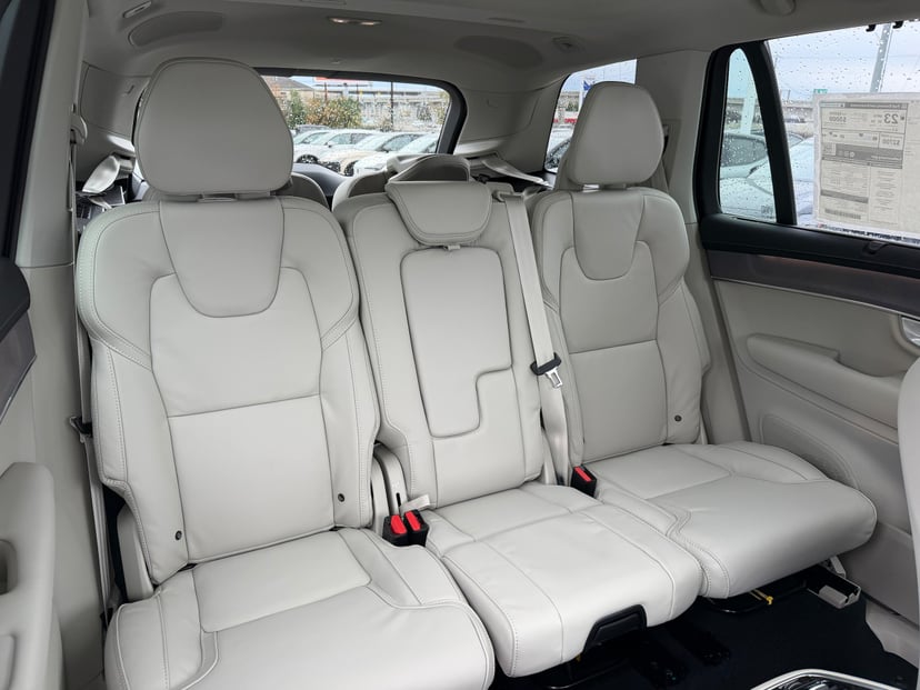 2026 Volvo XC90 - Image 9