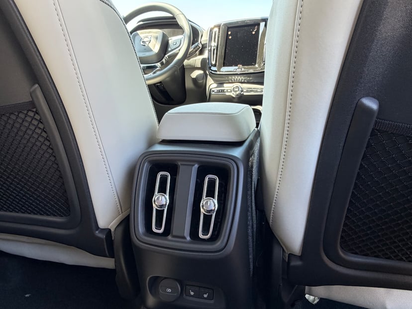 2026 Volvo EX40 - Image 10