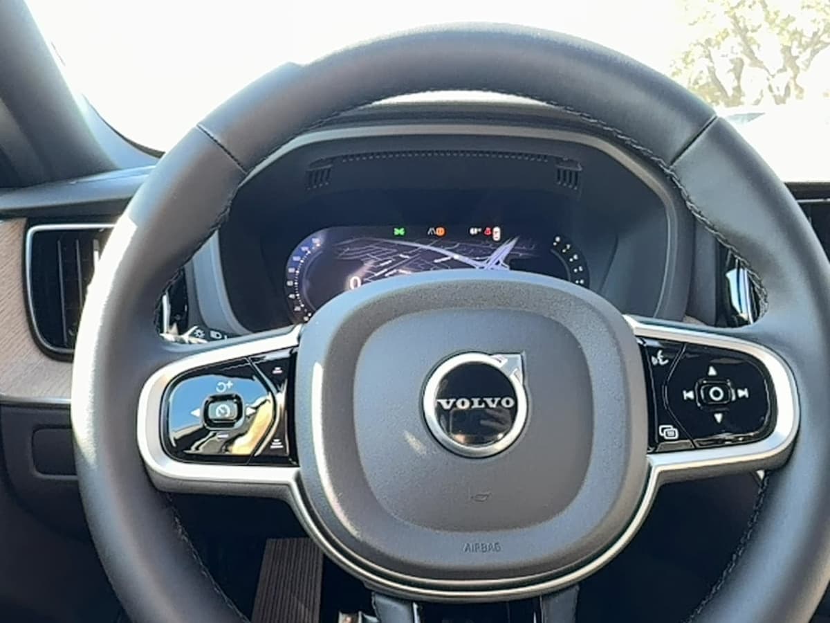 2026 Volvo XC60 - Image 20