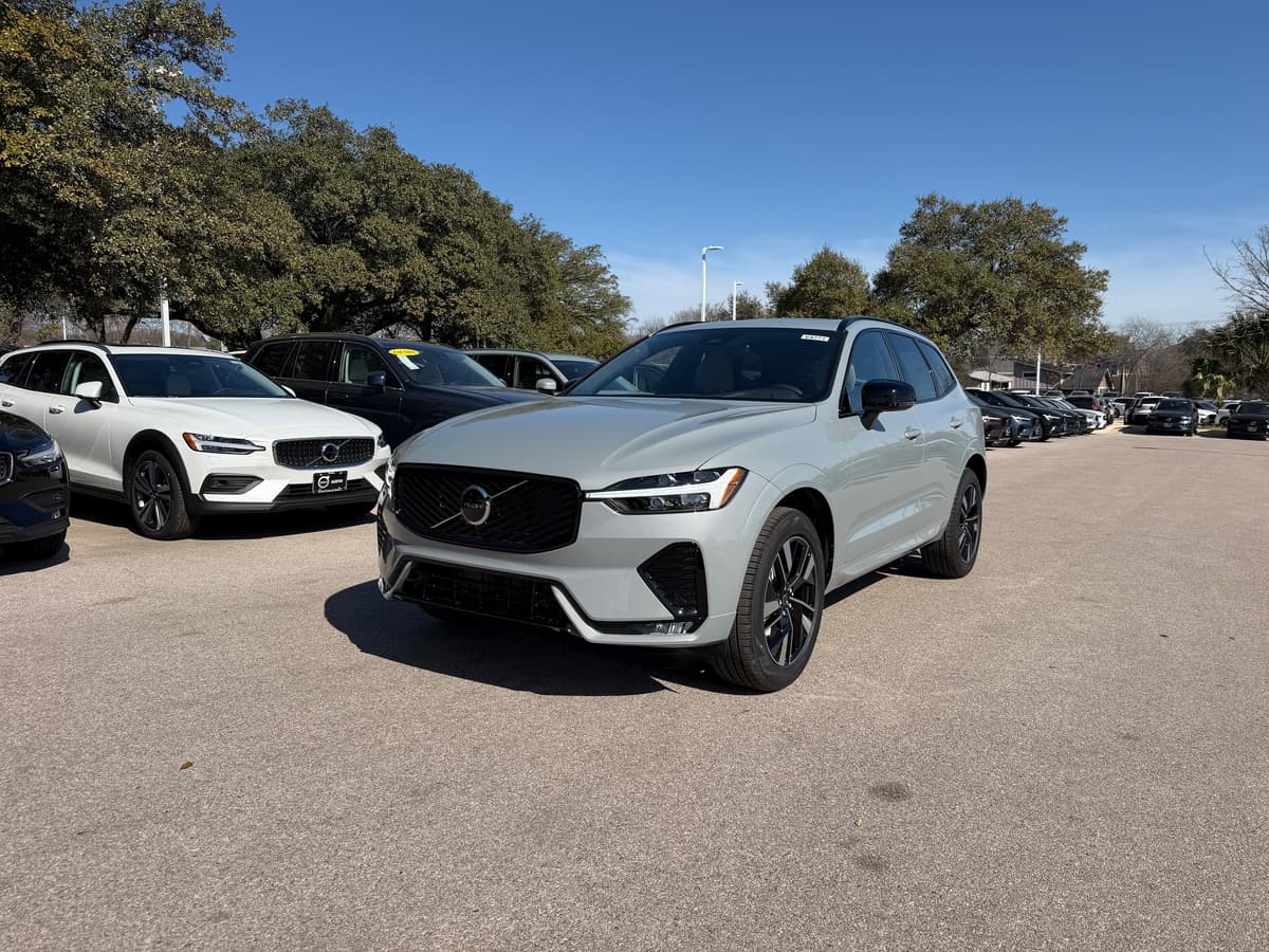 2026 Volvo XC60 - Image 2