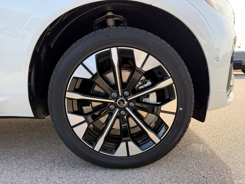 2026 Volvo XC60 - Image 6