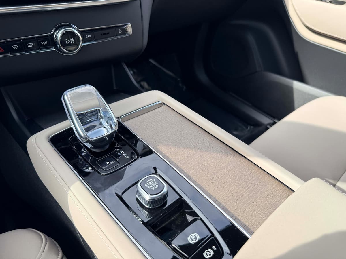 2026 Volvo XC90 - Image 24