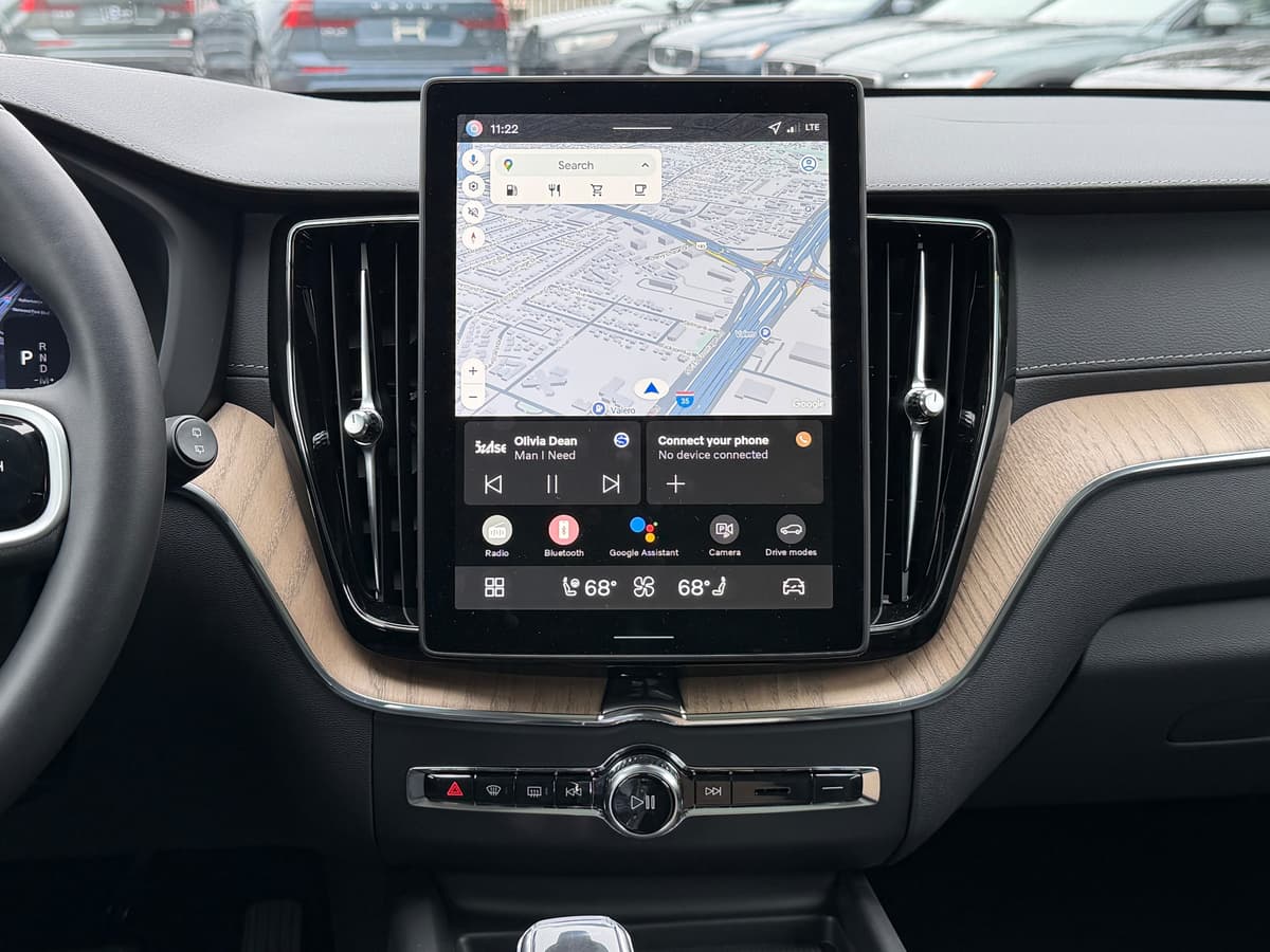 2026 Volvo XC60 - Image 12