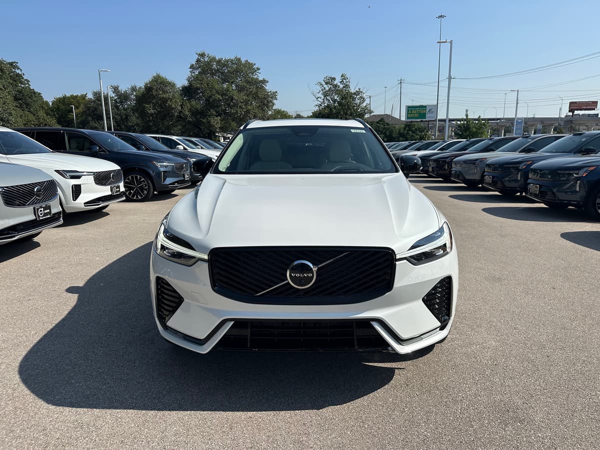 2026 Volvo XC60 - Image 6