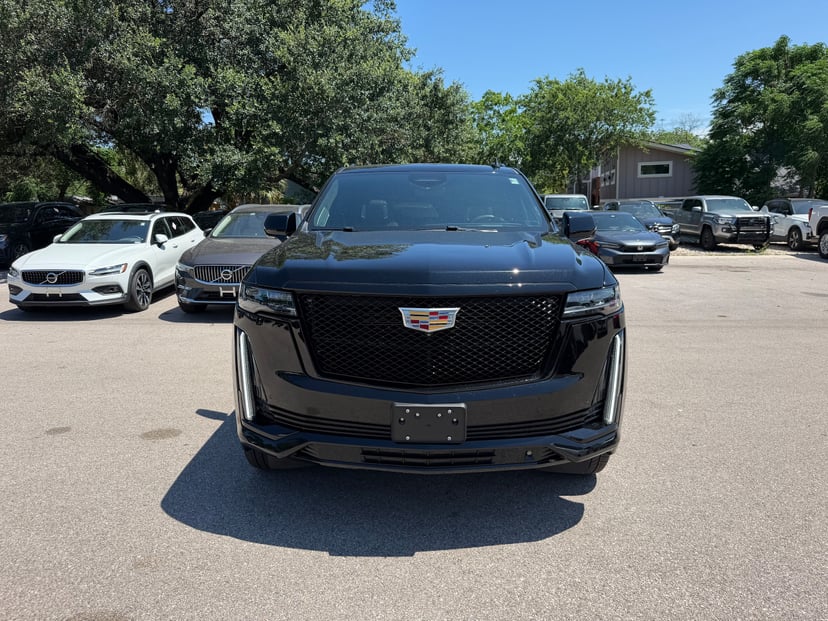 2024 CADILLAC Escalade - Image 8