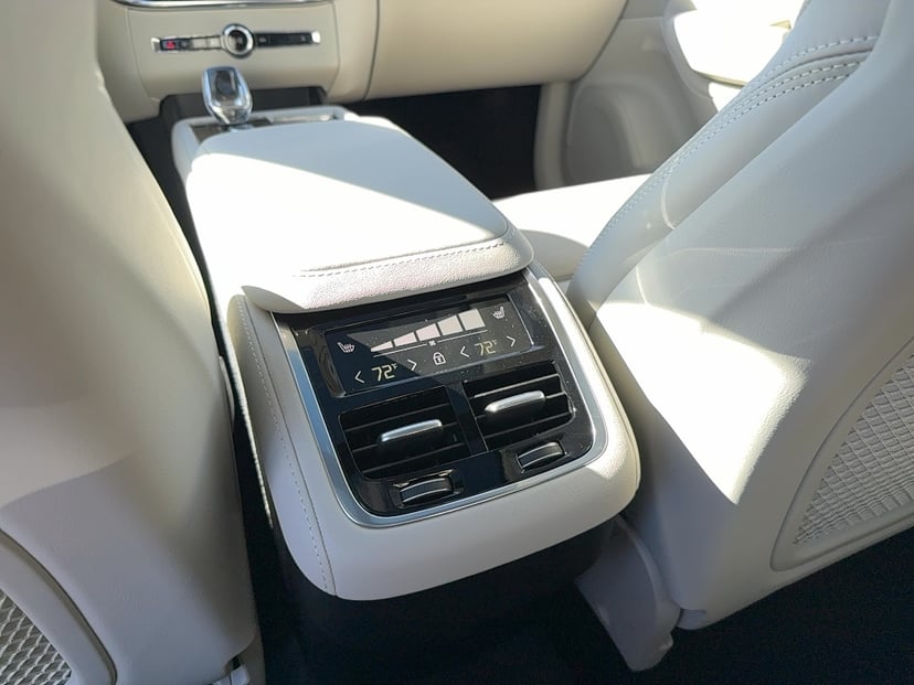 2026 Volvo XC90 - Image 16