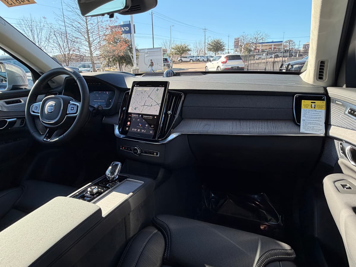 2026 Volvo XC90 - Image 11