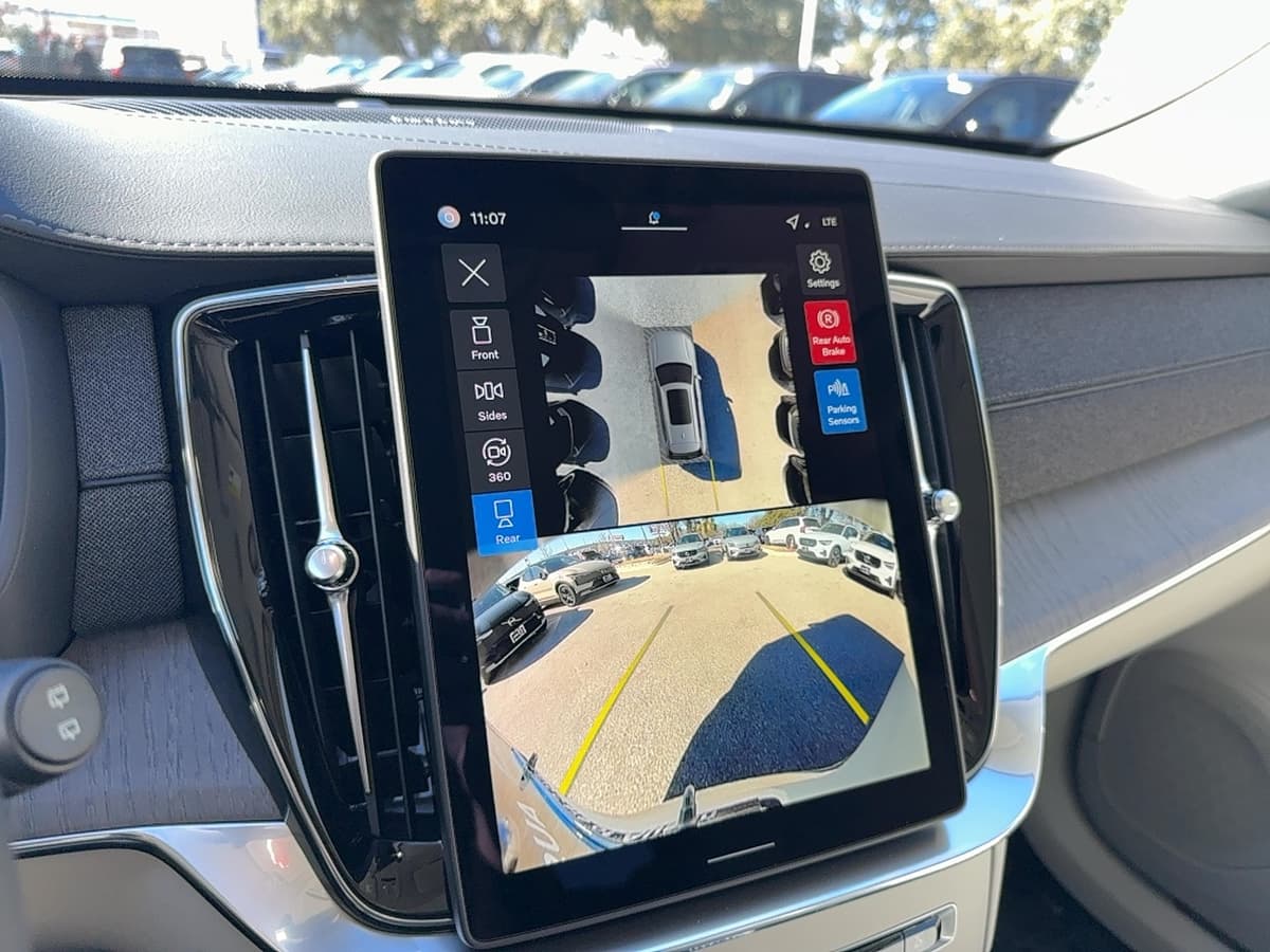 2026 Volvo XC90 - Image 26