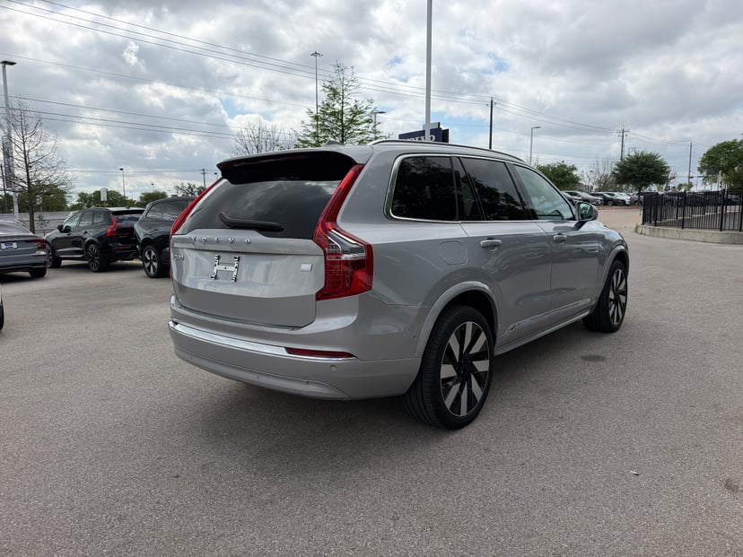 2024 Volvo XC90 plug-in hybrid - Image 5