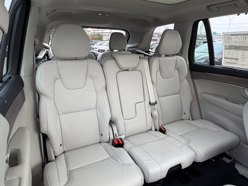 2026 Volvo XC90 - Image 8