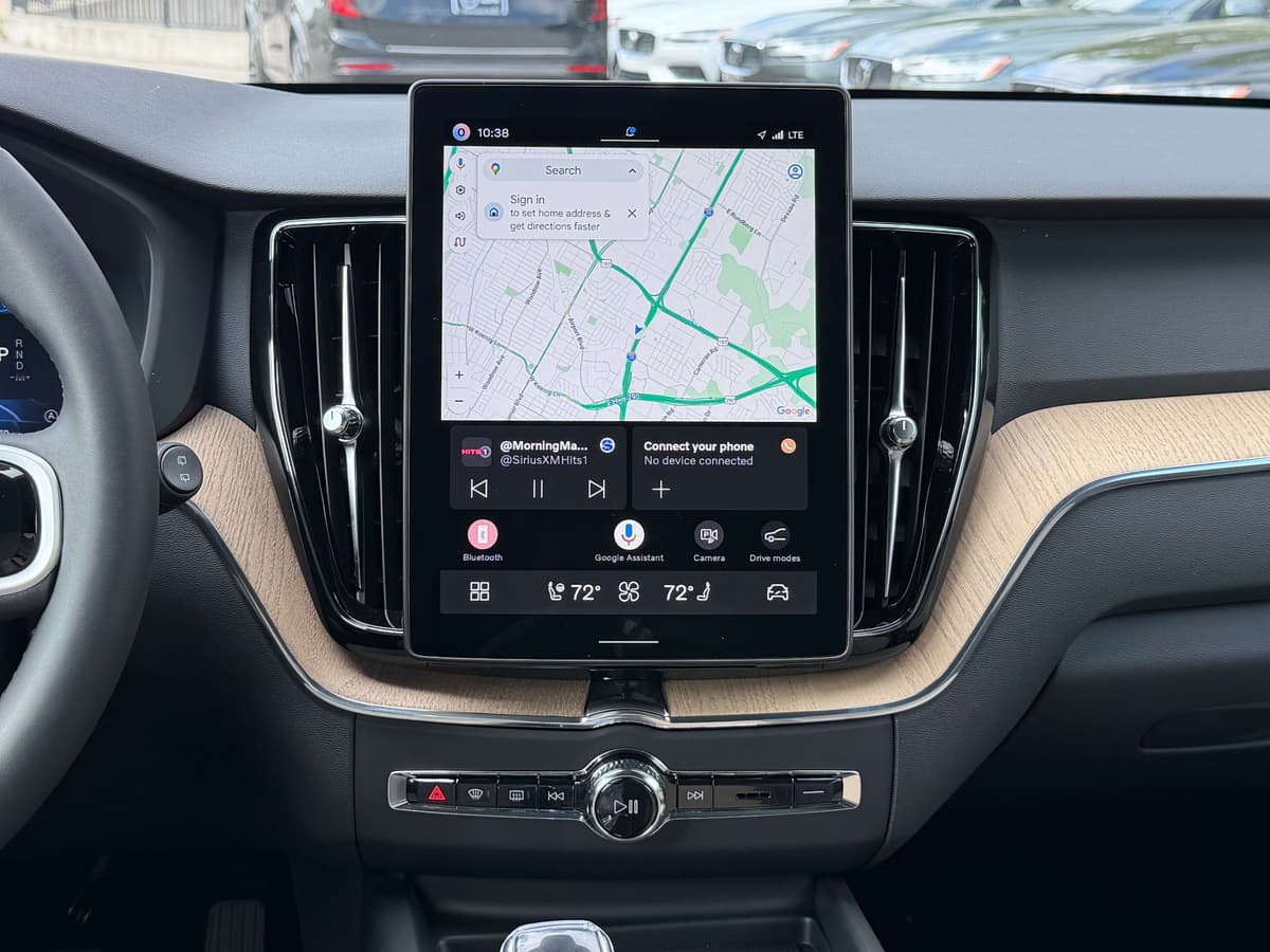 2026 Volvo XC60 - Image 12