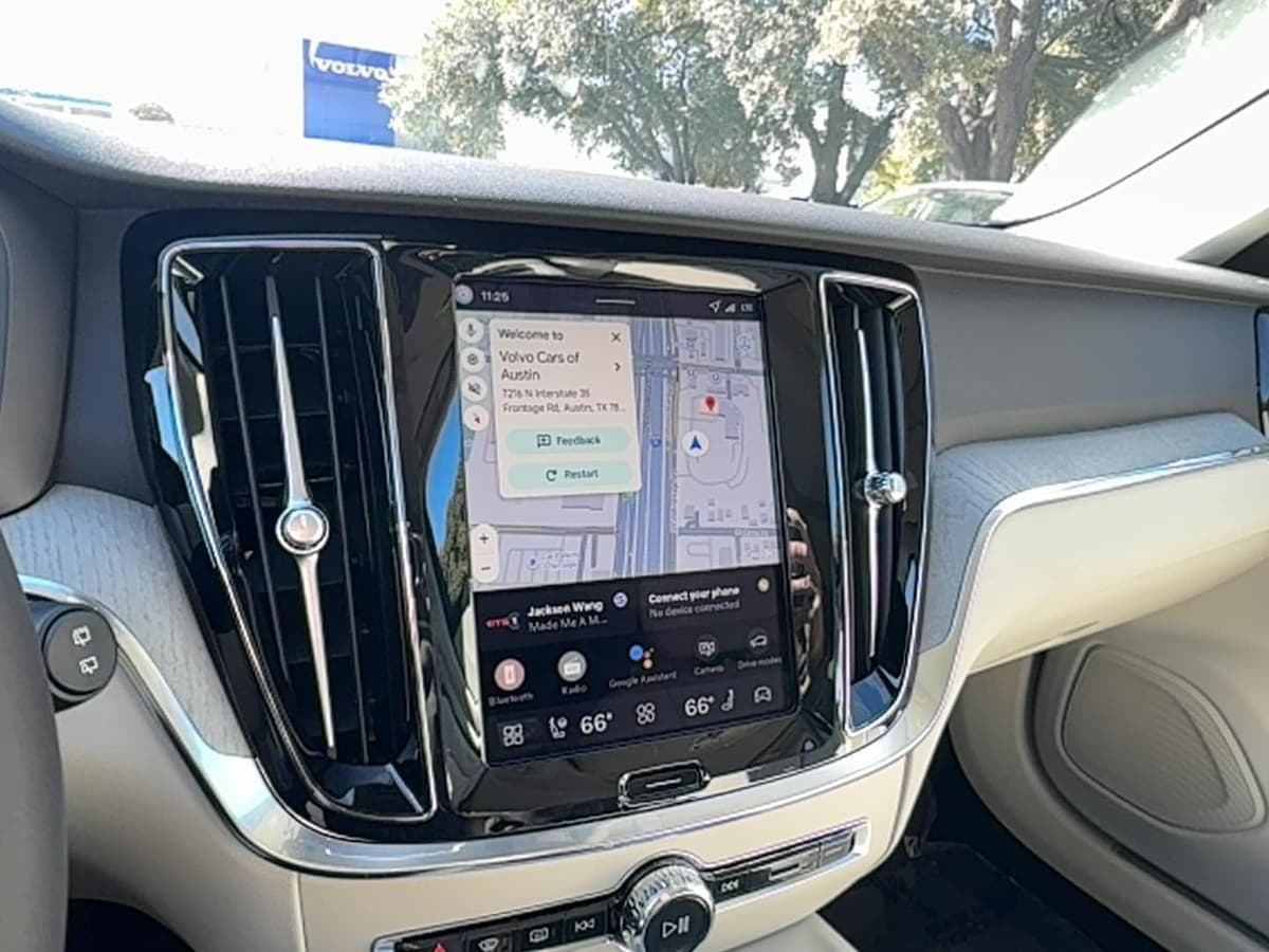 2026 Volvo V60 Cross Country - Image 21