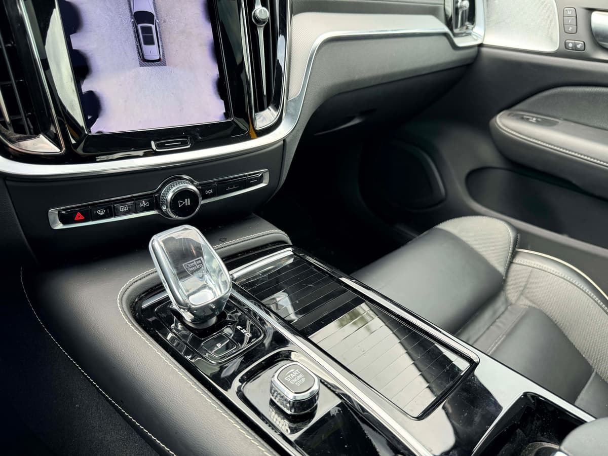 2024 Volvo V60 plug-in hybrid - Image 19
