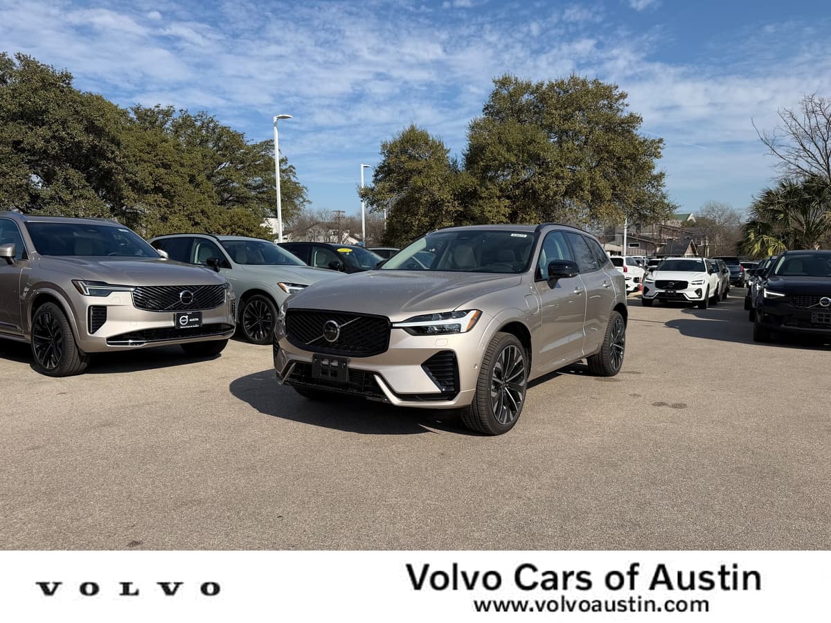 2026 Volvo XC60 plug-in hybrid - Image 1