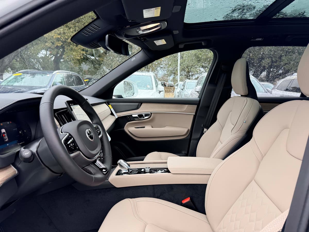 2026 Volvo XC90 - Image 12