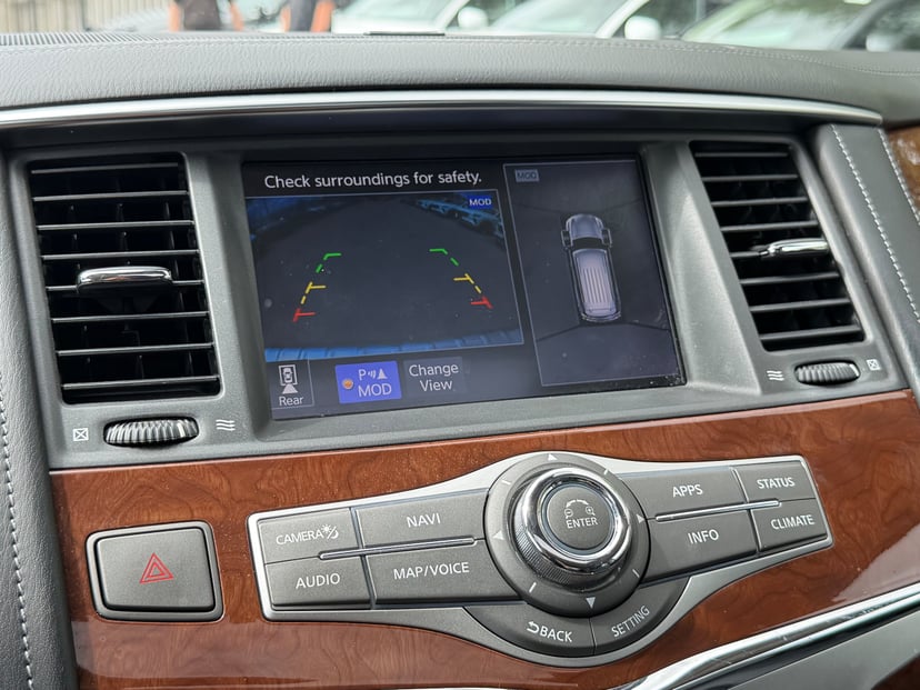 2019 INFINITI QX80 - Image 17