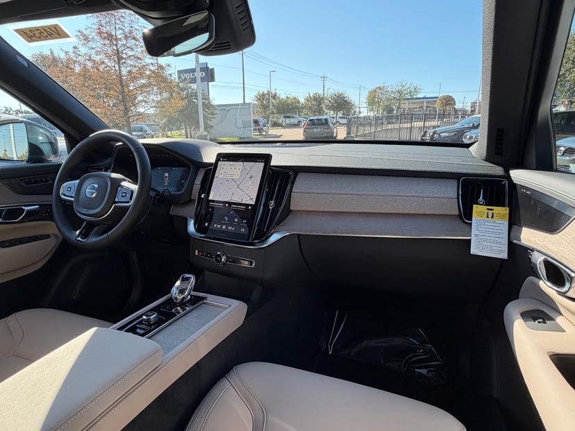 2026 Volvo XC90 plug-in hybrid - Image 10