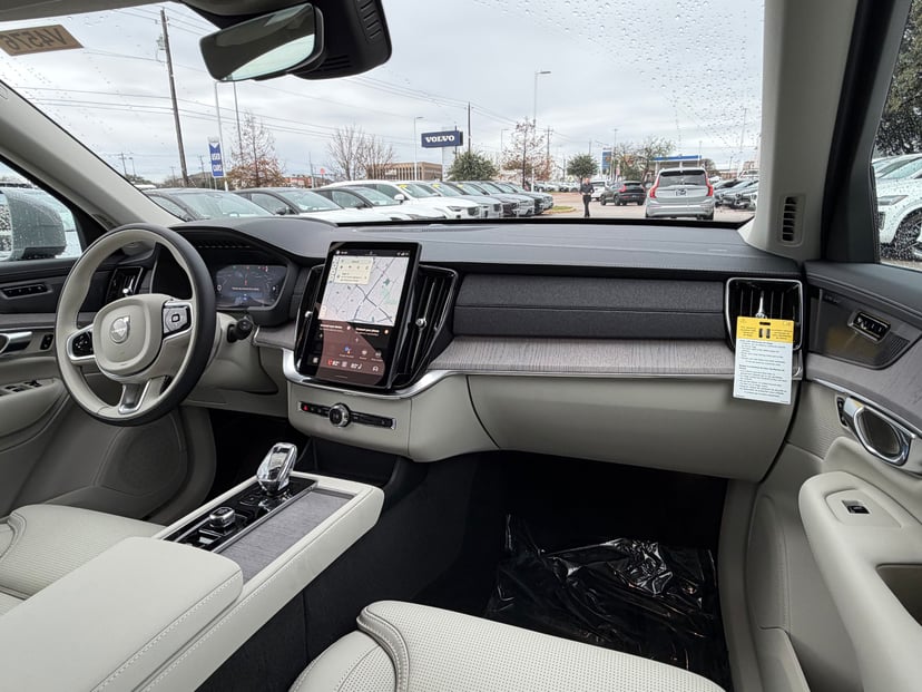 2026 Volvo XC90 - Image 11