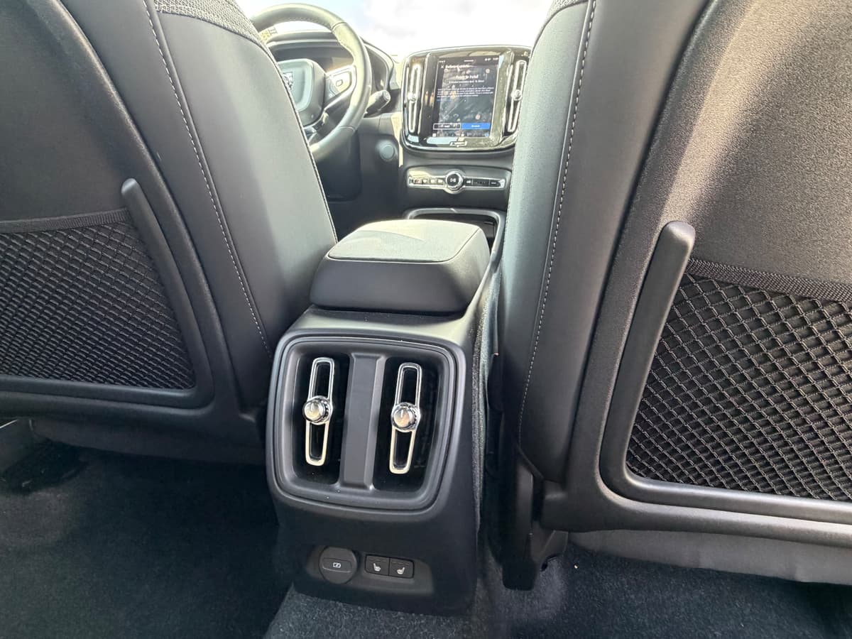 2024 Volvo XC40 Recharge Pure Electric - Image 14