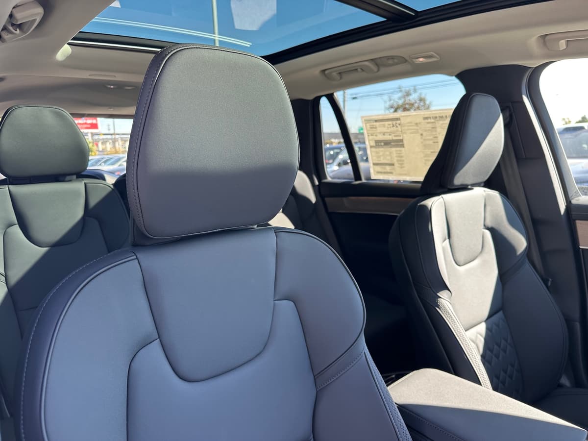 2026 Volvo XC90 - Image 9