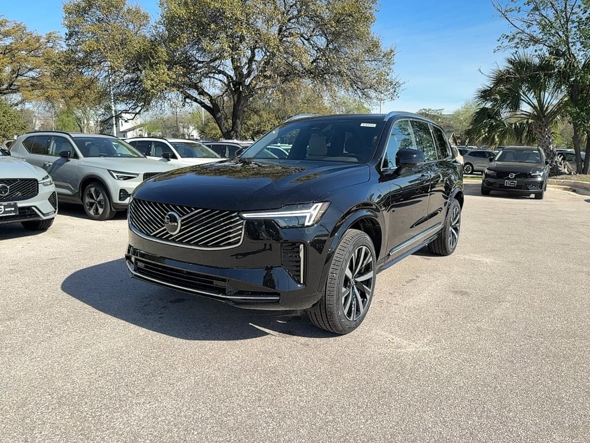 2026 Volvo XC90 - Image 2