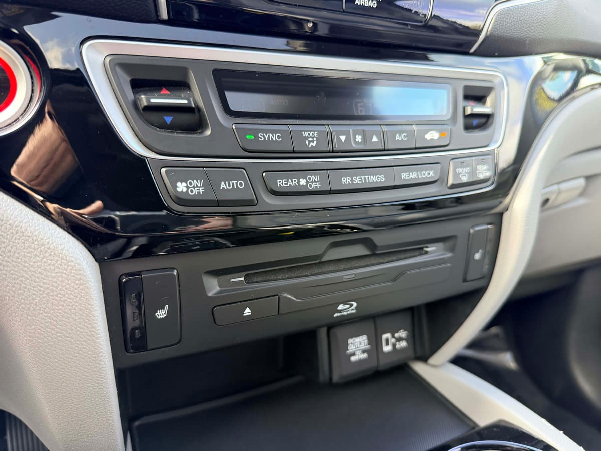 2020 Honda Pilot - Image 24