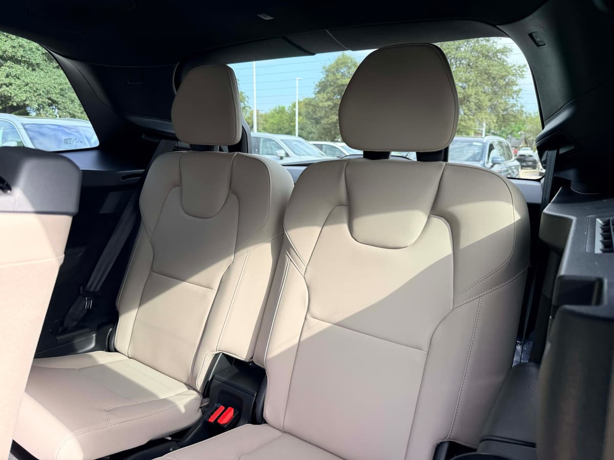 2026 Volvo XC90 - Image 16