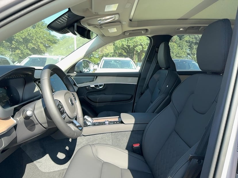 2026 Volvo XC90 - Image 12