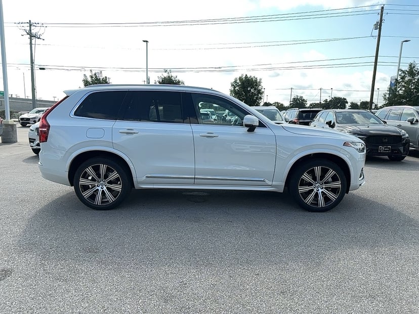 2025 Volvo XC90 plug-in hybrid - Image 4