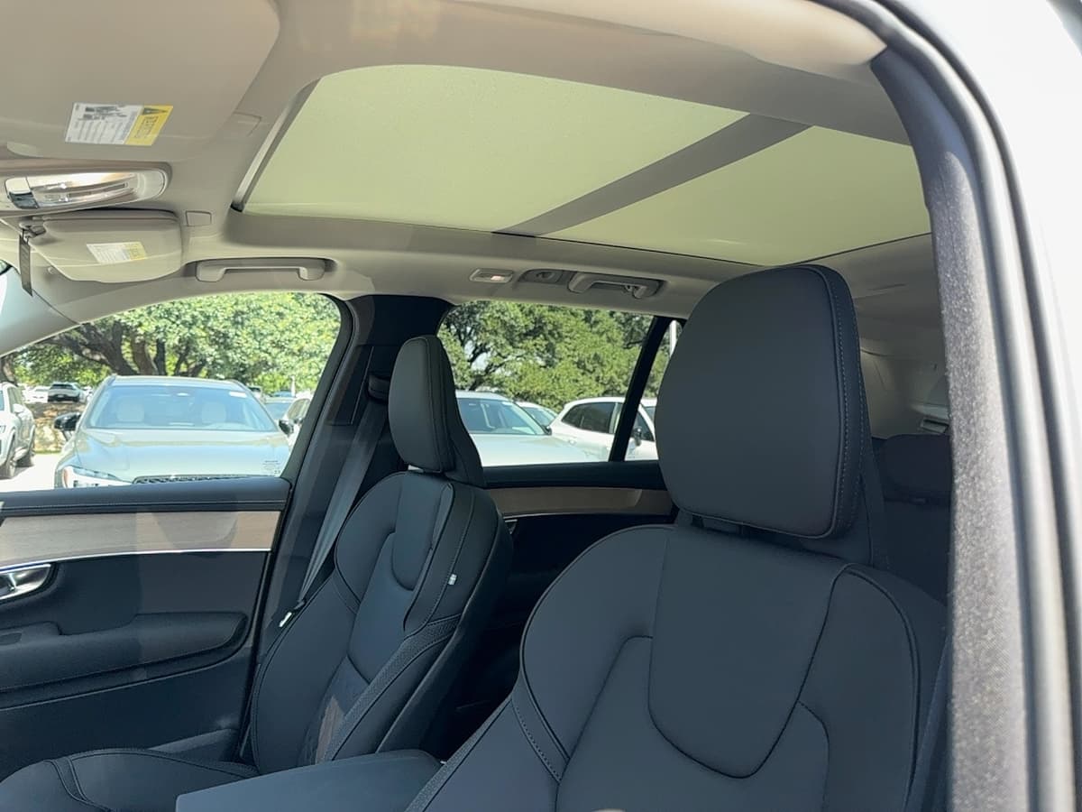 2025 Volvo XC90 - Image 14