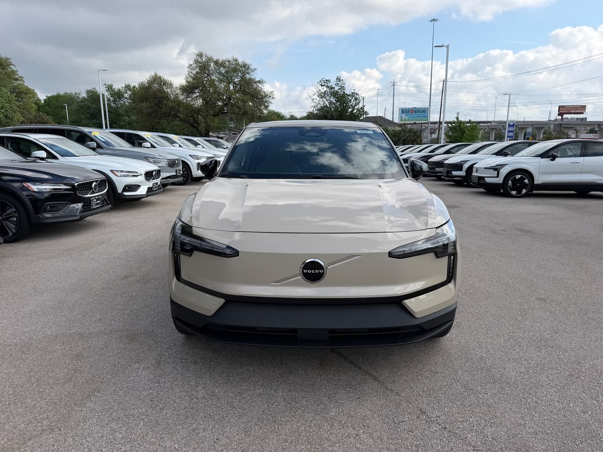 2026 Volvo EX30 - Image 6