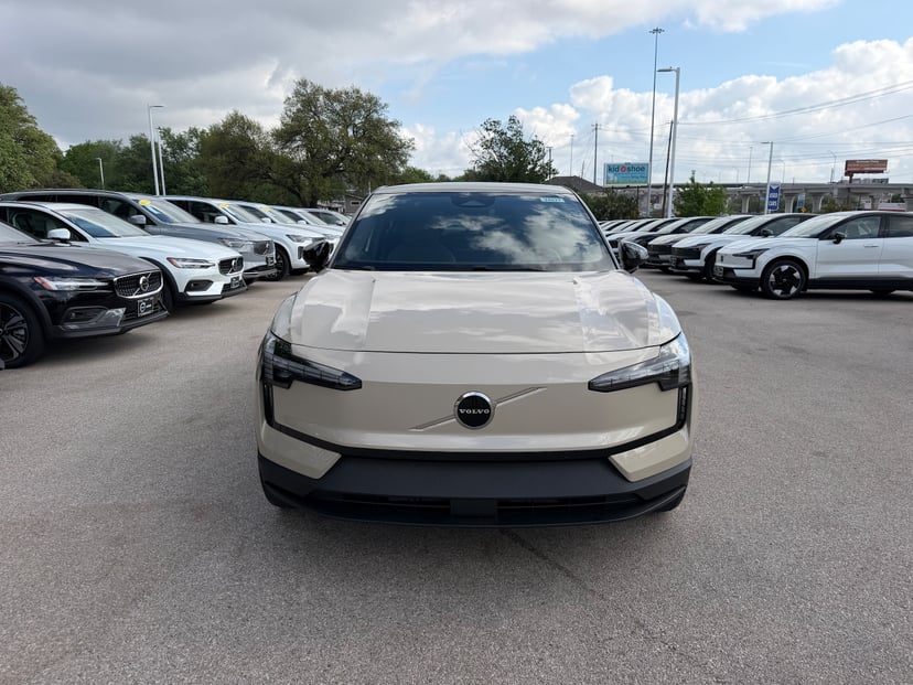 2026 Volvo EX30 - Image 6