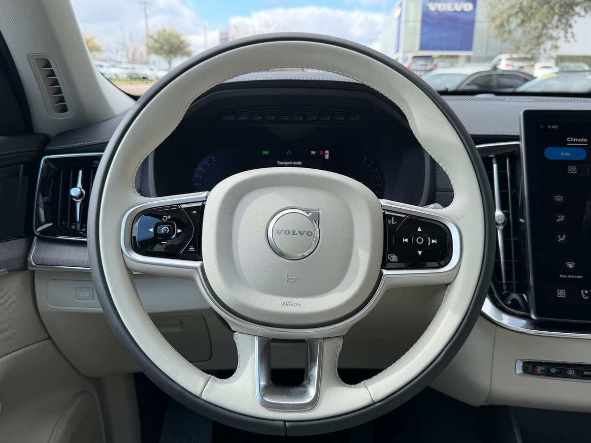 2026 Volvo XC90 - Image 15